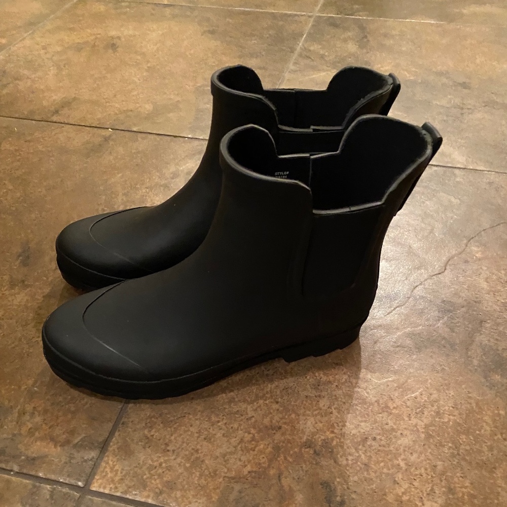 JCrew Rainboots black size 8